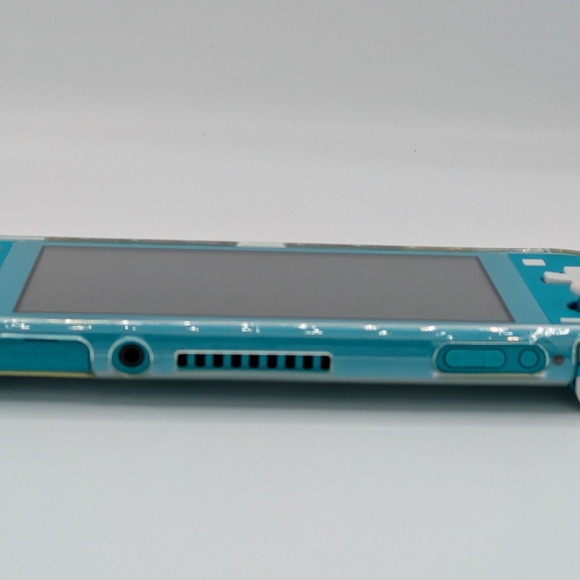 Nintendo Turquoise Handheld Console - Picture 3 of 4